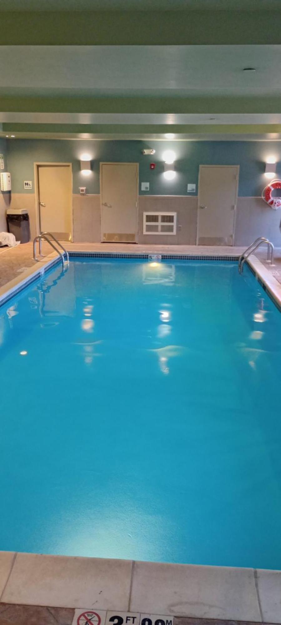 Holiday Inn Express And Suites Stroudsburg-Poconos By Ihg Ngoại thất bức ảnh