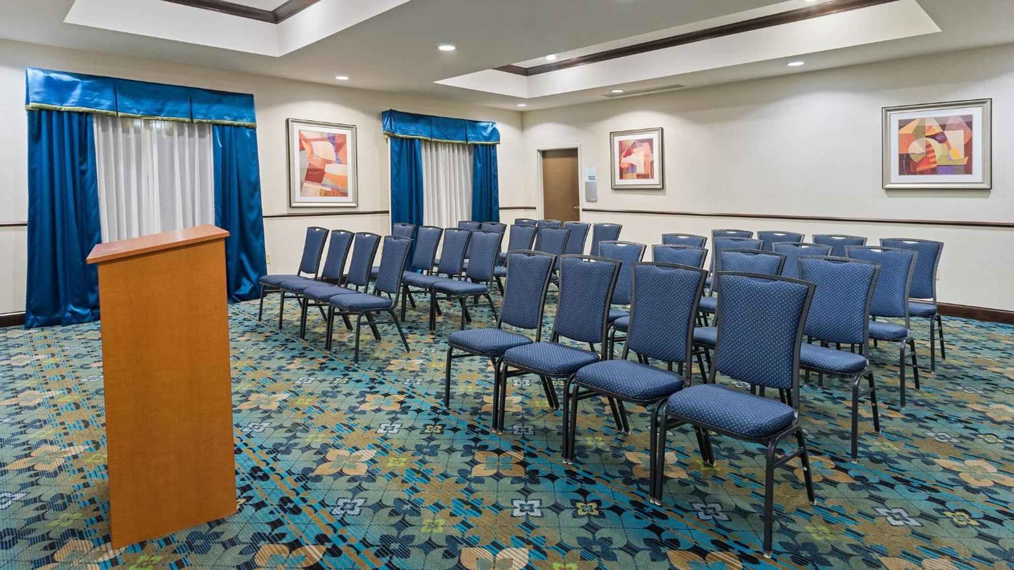 Holiday Inn Express And Suites Stroudsburg-Poconos By Ihg Ngoại thất bức ảnh
